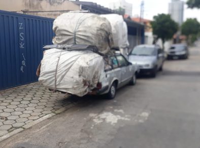 Catadora de latinhas está sem trabalhar após perder dinheiro em golpe