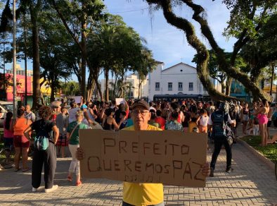 Moradores do Banhado protestaram na tarde desta terça (19)