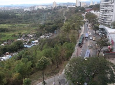 Justiça determina retirada imediata das famílias do Banhado