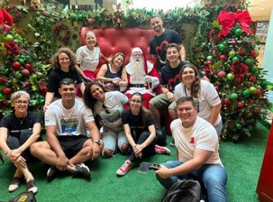 CenterVale Shopping promove experiência de Natal com jovens autistas atendidos pelo GAIA