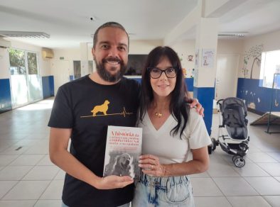 Jornalista Ana Bittar prestigiou o lançamento do livro de Leandro Sosi