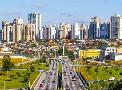 São José aumenta exportações em 23% fabricando aeronaves, automóveis e aparelhos de telefonia