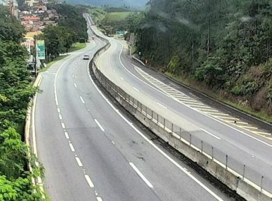 Jovem ciclista morre atropelado na Tamoios em Paraibuna