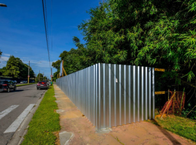 Ambientalistas denunciam construção de prédio por estar invadindo área de preservação ambiental