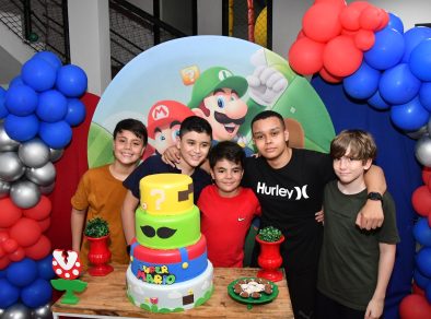 Festa de aniversário no Zabumba Buffet teve participação da cantora Ana Santos