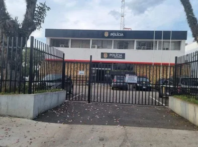 Homem é preso após retornar a local que invadiu no dia anterior em São José