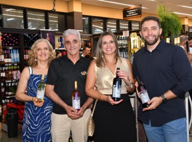 REDE MÁXIMO SUPERMECADOS noite de lançamento dos CEDRO Vinhos Premium com a assinatura da marca MÁX, no Max Urbanova – 8 fev