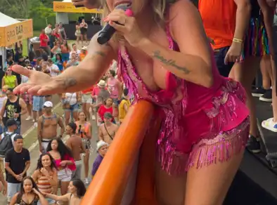 Bloco Mona Folia agitou o CarnaSanja nas ruas de São José dos Campos