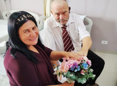 Hospital de Jacareí realiza casamento dentro da internação de oncologia