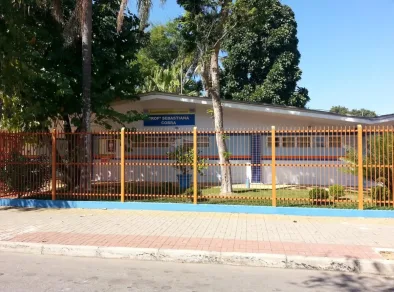 Mãe diz que filho com TDAH foi preso com fita crepe em escola de São José