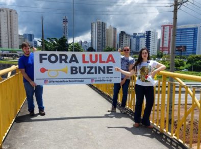 MBL de São José organiza adesivaço “Fora Lula” no sábado (13) em São José