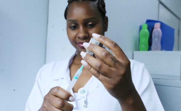 Prefeitura de São José realiza vacinação em dose única contra o HPV