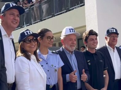 Em visita a São José dos Campos Lula inaugura alojamento do ITA