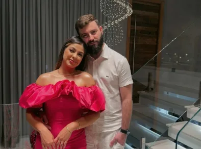 Influencer de São José viraliza ao marcar casamento de madrugada