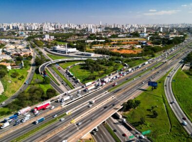 Rodovias que cortam a RMVale: confira o movimento das estradas no feriado