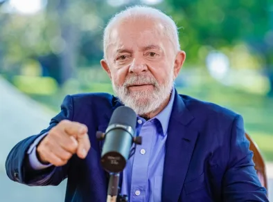“Porque a menina é obrigada a ter um filho de um cara que estuprou ela?”, diz Lula sobre PL do Aborto