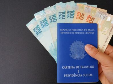 Abono salarial: caixa paga R$ 3,93 bilhões aos trabalhadores nascidos em julho e agosto