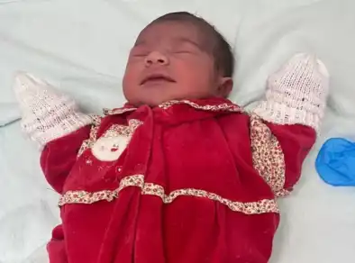 Bebê encontrada em caixa de papelão está no Hospital Municipal de São José