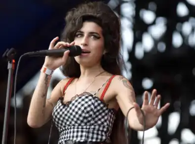 Homenagem a Amy Winehouse é atração gratuita nesta sexta (28)