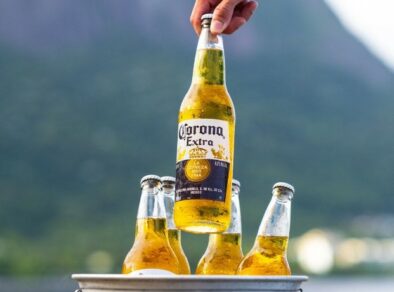 Ambev amplia garrafas retornáveis no Brasil com lançamento de Corona 600 ml