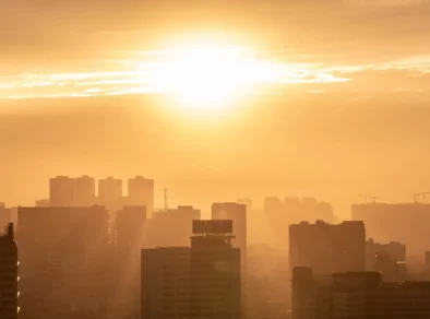 Calor e tempo seco devem permanecer até sábado; médicos chamam atenção para riscos à saúde