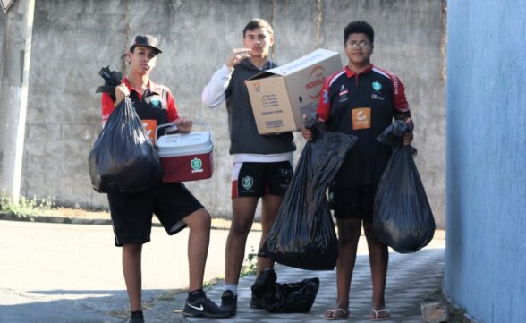 Jacareí Rugby realiza Campanha do Agasalho 2024 com coleta de 2350 peças