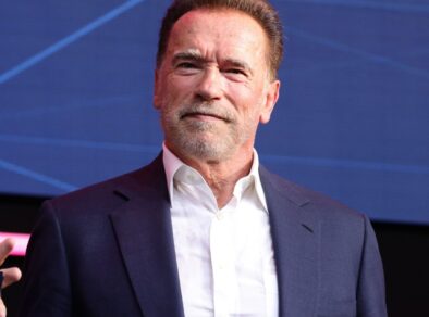 Idosa de 74 anos tenta ajudar Schwarzenegger, sofre golpe e perde mais de R$ 200 mil