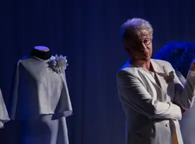 “Clô, para sempre”: Eduardo Martini retorna a personagem em peça sobre Clodovil Hernandes