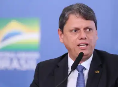 Tarcísio nega apoio à reeleição de Anderson Farias em São José dos Campos