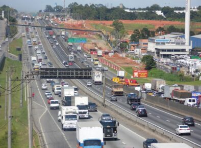 Volta do Feriado: rodovias da RMVale registram tráfego intenso nesta terça (09)