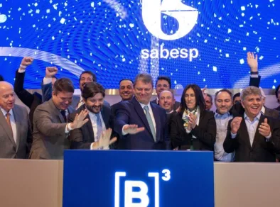 Governador Tarcísio de Freitas conclui privatização da Sabesp