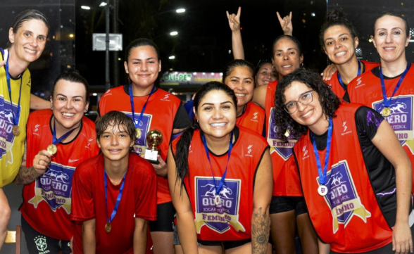 Brasil na final do futebol feminino em Paris!