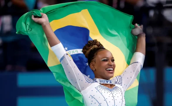 OURO DO BRASIL! De Guarulhos (SP), Rebeca Andrade conquista a primeira colocação na ginástica artística