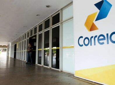 Trabalhadores dos Correios estão em greve no Vale