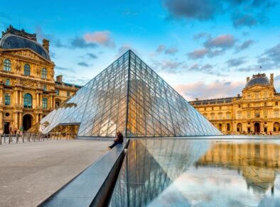 Há 231 anos era inaugurado o Museu do Louvre em Paris