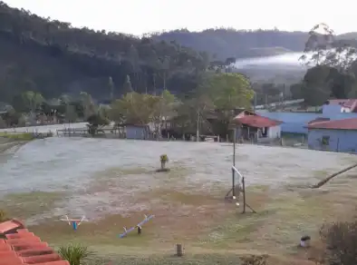 Paraibuna amanhece com geada na região da Vargem Grande