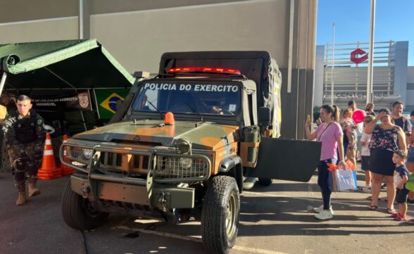 Dia da Independência é celebrado com apresentação musical e exposição do Exército em Shopping de São José