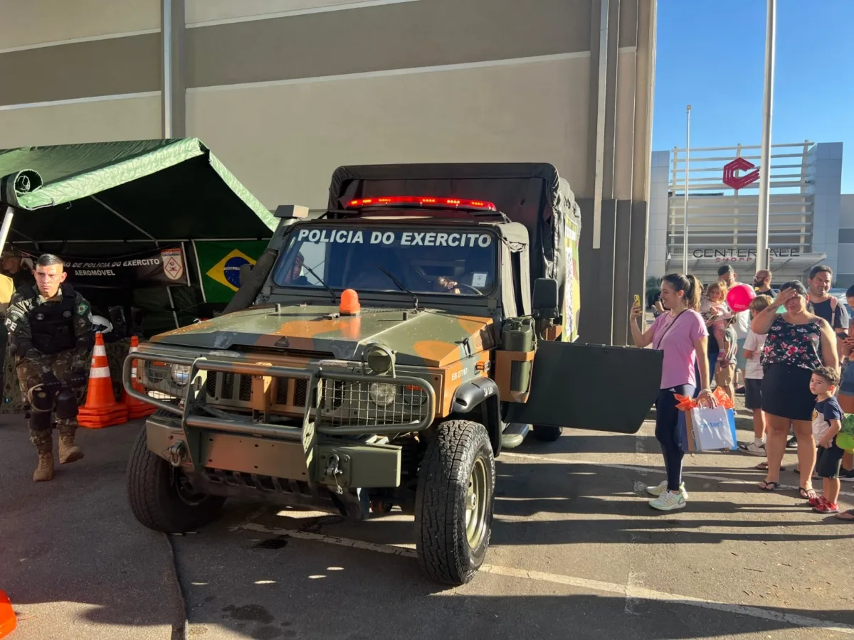 Dia da Independência é celebrado com apresentação musical e exposição do Exército em Shopping de São José