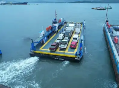 Balsa entre São Sebastião e Ilhabela fica paralisada por ventos fortes