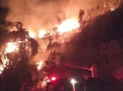 Bombeiros e Defesa Civil combatem incêndio em Campos do Jordão