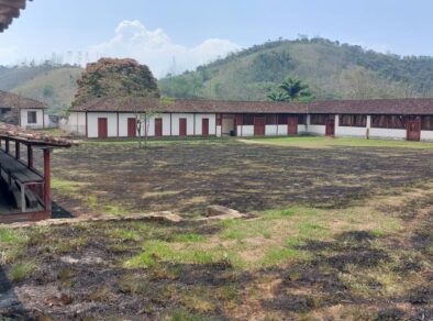 Fazenda visitada por Dom Pedro I pega fogo em São José do Barreiro