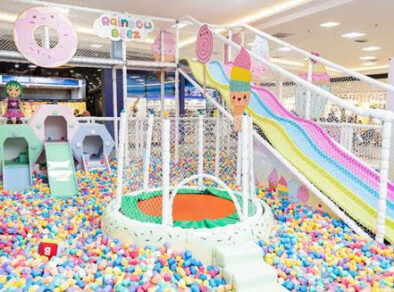 Adoçando a Diversão: Rainbow Beez Parque dos Doces chega ao CenterVale Shopping no dia 04 de setembro 