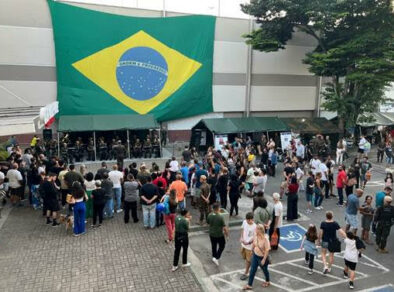 Dia da Independência é celebrado com apresentação musical e exposição do Exército, no CenterVale Shopping 