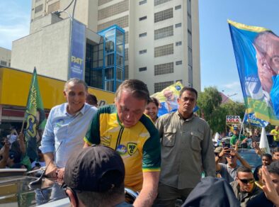 Bolsonaro participa de carreata em apoio a Cury (PL) em São José