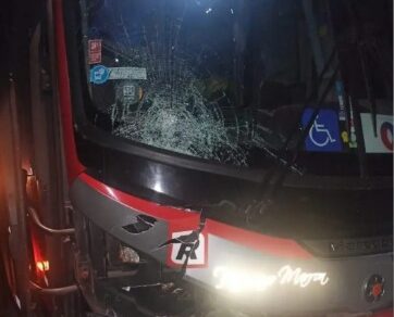 Ônibus atropela romeiros na noite desta terça (8), um homem morreu