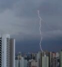 Alerta de tempestade com ventos de até 60 km/h é emitido…