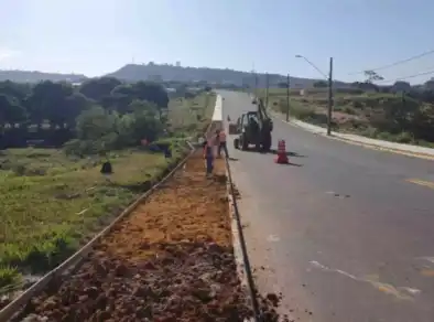 Sem obras concluídas, Prefeitura encerra contrato com empresa responsável por novas calçadas