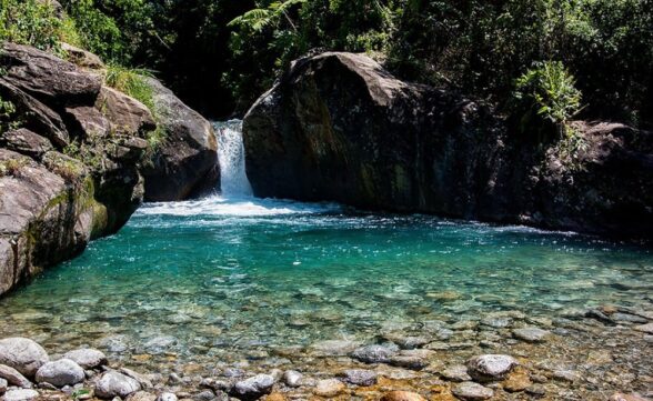 Lavrinhas é atração na rota do ecoturismo por piscinas naturais