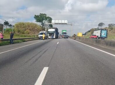 Acidente na Dutra deixa duas vítimas em estado leve