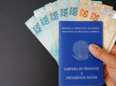 Por que a 2ª parcela do 13º salário é menor? Entenda os descontos aplicados